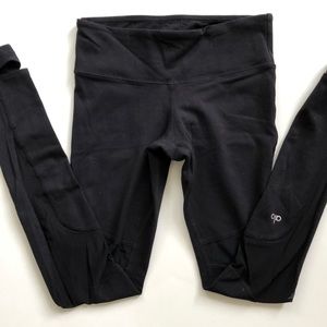 alo yoga pants